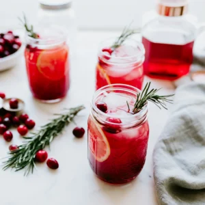 Homemade Cranberry Juice Recipe (Refreshing and Healthy!)